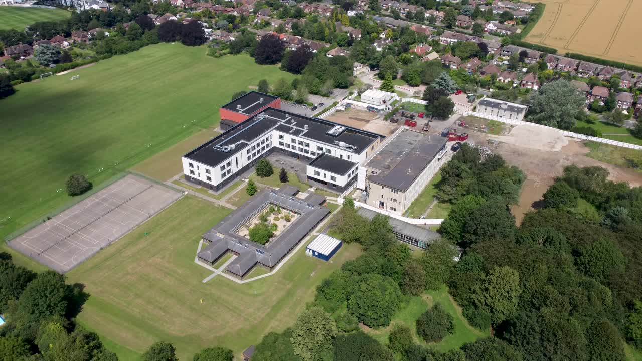 영국 켄트주 캔터베리에 있는 사이먼 랭턴 여학교의 공중 4k 영상