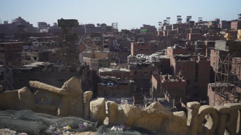 Slums-In-Ägypten-–-Schwenk-Nach-Rechts-–-Totale