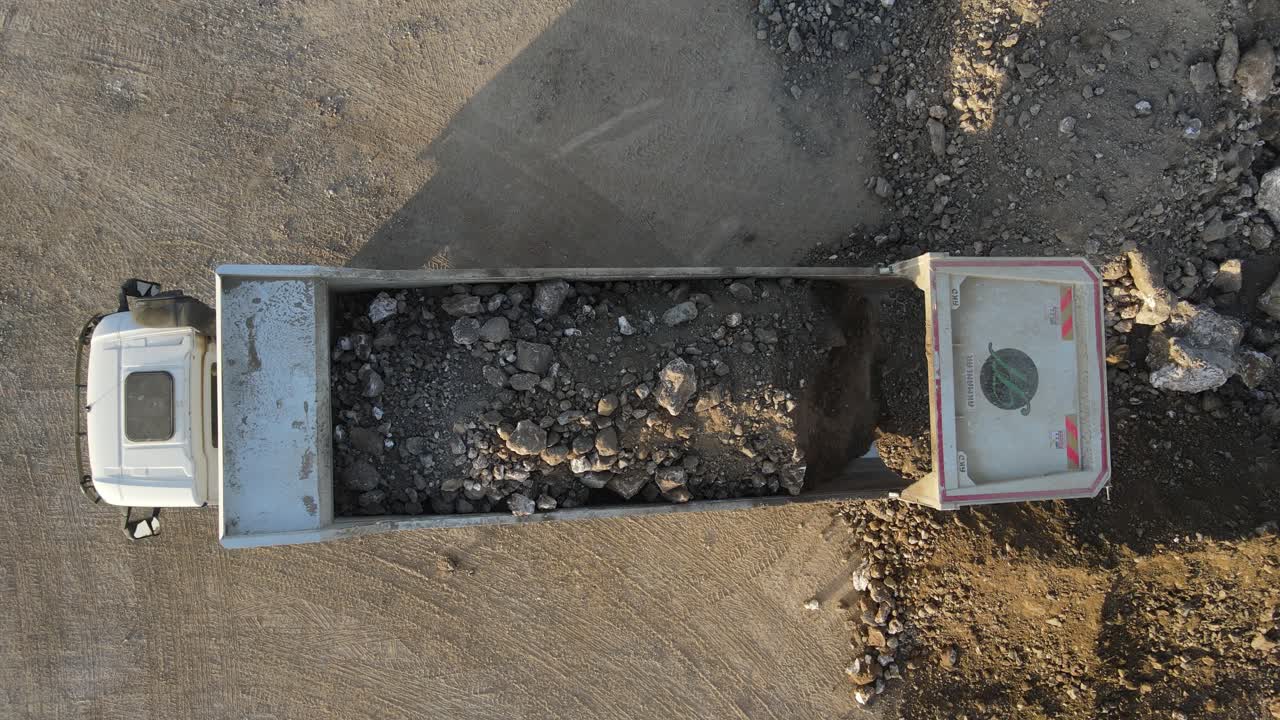 camión de tierra de vista superior