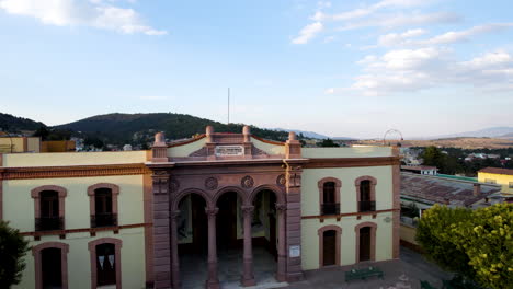 frontal shot of teatro juarez in el oro mexico