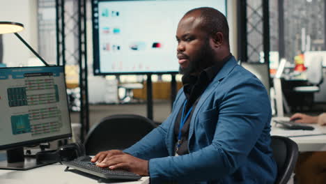 vertical video african american consultant engaged in planning and analysis