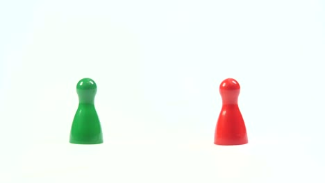 recoger a mano una pieza de ajedrez de caballero entre las piezas normales del juego, elegir, reemplazar un buen empleado destacado, gerente, trabajador, elección, concepto abstracto, metáfora simple.