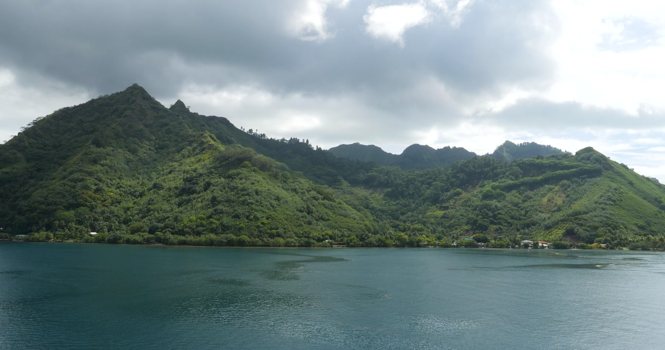 Beautiful landscape of island of Moorea, French Polynesia.