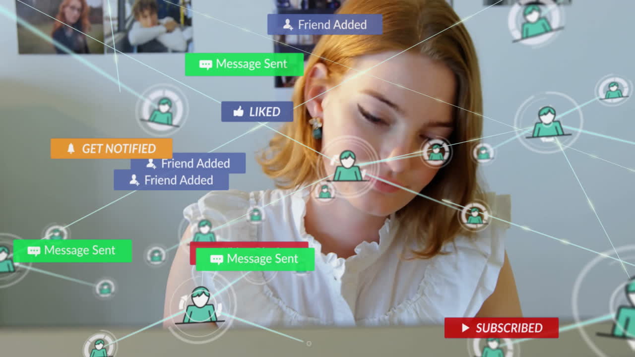 스마트폰을 사용하는 여성에 대한 소셜 미디어 알림 및 연결 애니메이션