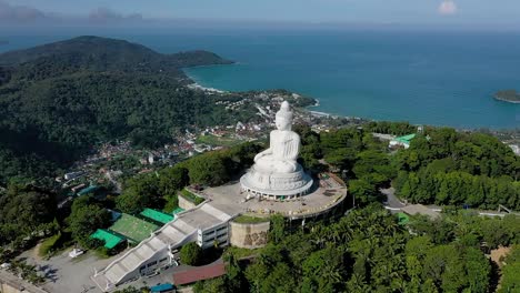 establishing shot of buddha statue in thailand