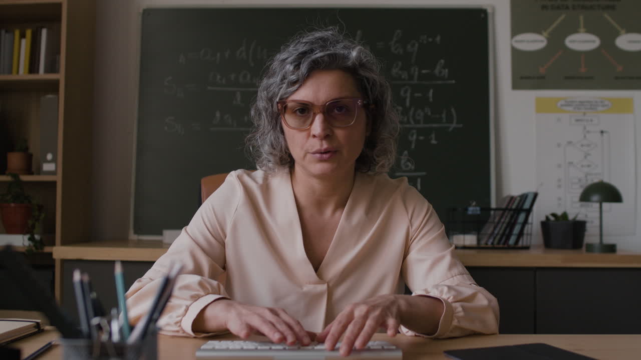 Teacher teaching an online class