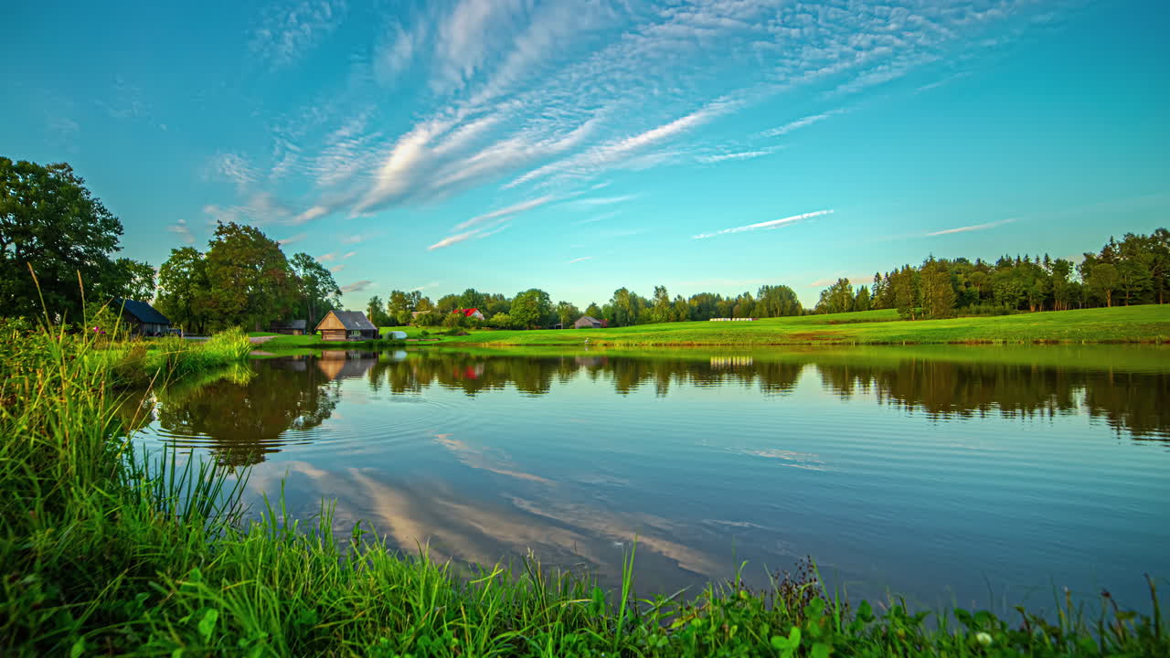 호수  ⁇ 의 초록색 풍경에 있는 바람  ⁇ 어리와 작은 마을의 타임  ⁇ 스  ⁇