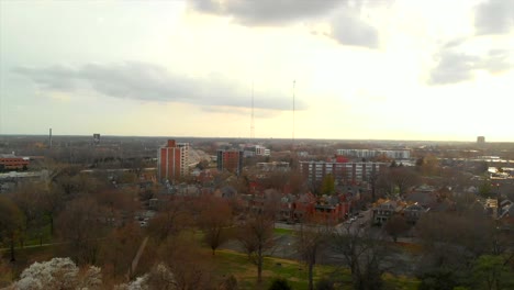 Goodale-Park-Columbus,-Ohio-Parallax-Landscape-Shot