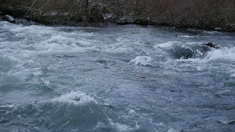 Turbulenter-Fluss-In-Zeitlupe.-Ende-Nachmittag.