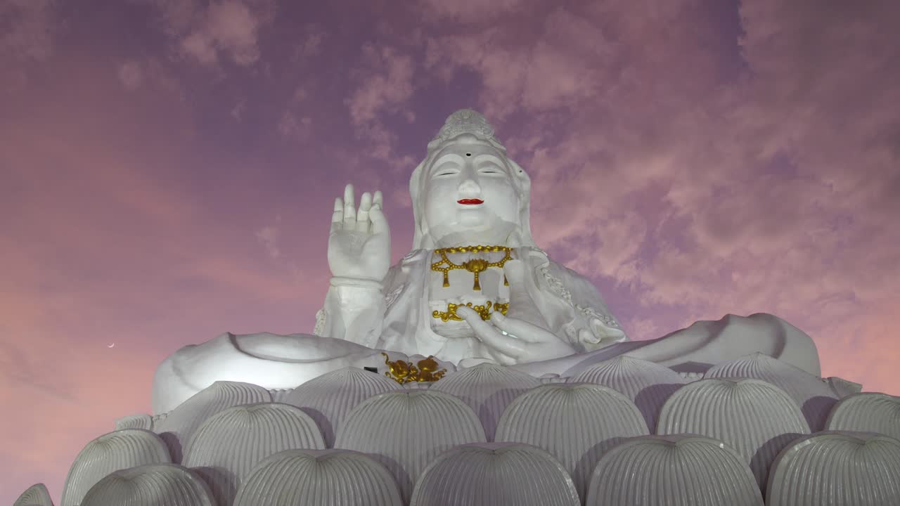 Handheld Reveal, Travel Tourism, Sacred Art, Oriental Religious Statue