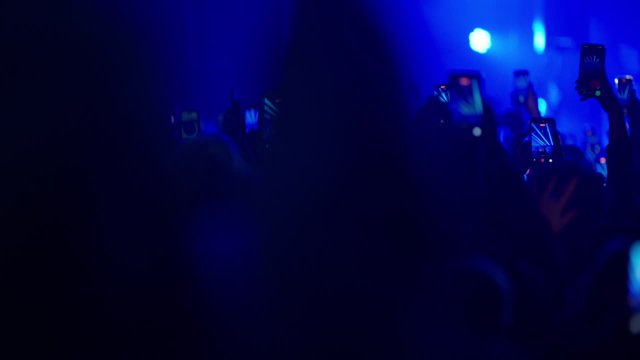 Konsert med publikum og telefoner