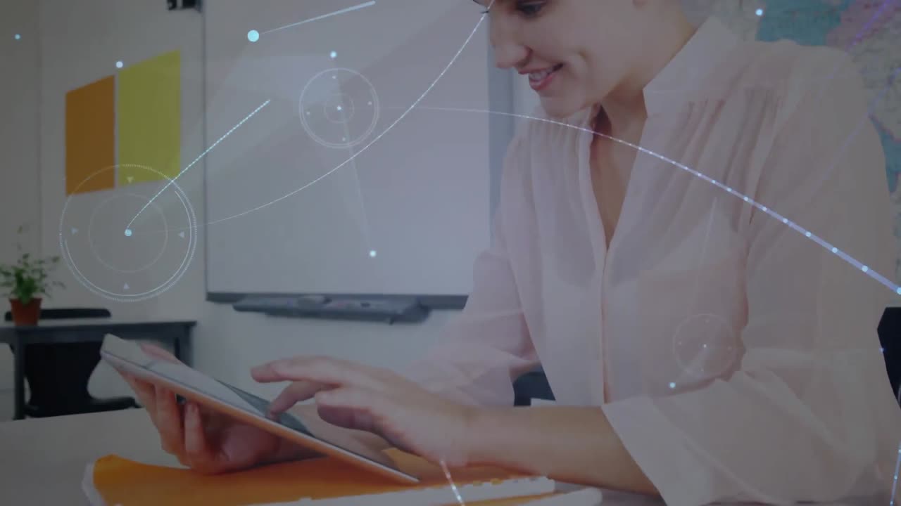 animación de una red de conexiones a través de una maestra caucásica que usa una tableta digital en la escuela