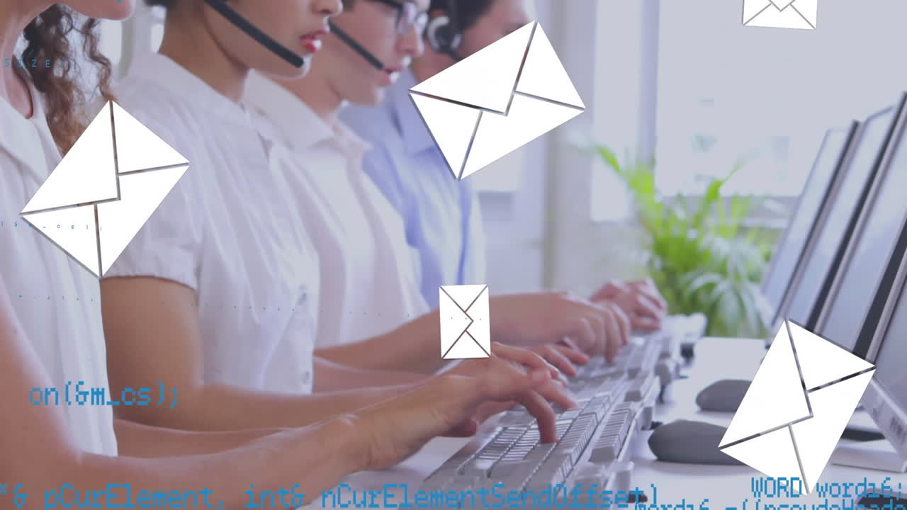 Animazione di elaborazione dati finanziari e icone email su persone che indossano cuffie telefoniche