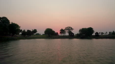 Angola,-Drohnenaufnahmen-Bei-Sonnenuntergang-4k,-Entfernung