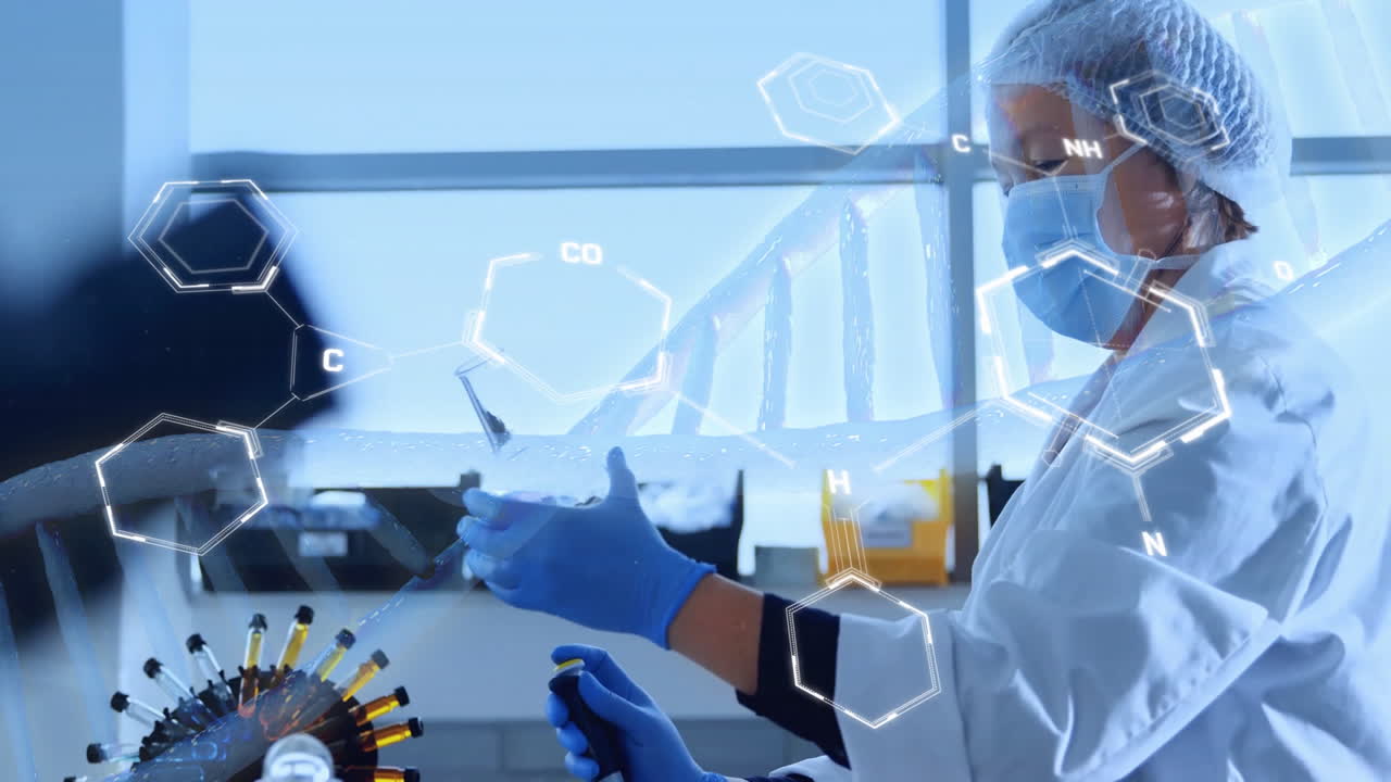 animación de cadena de adn y procesamiento de datos científicos sobre una científica asiática en el laboratorio