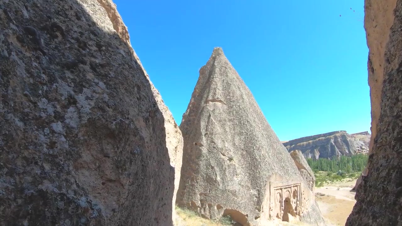 Kiến trúc hang động cổ đại ở Thung lũng Cappadocia