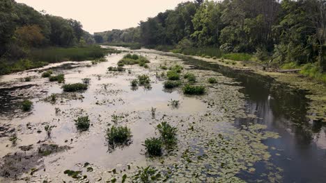 在ruddiman lagoon上空的低轨道与温暖的亮点