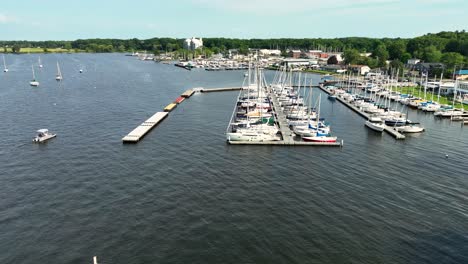 Pushing-forward-to-floating-docks