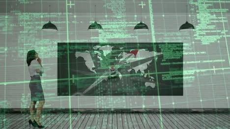 animación del procesamiento de datos sobre una mujer de negocios utilizando una pantalla interactiva