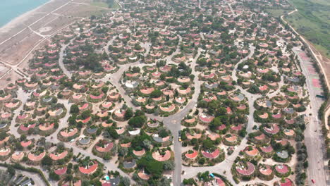 casas redondas en torreilles plage pueblo de sables toma aérea francia