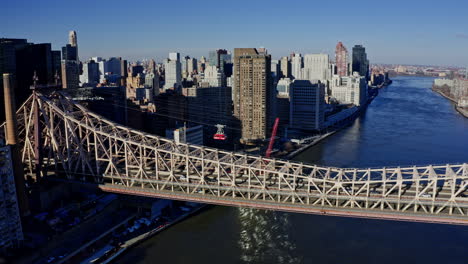 queensboro bridge towards manhattan