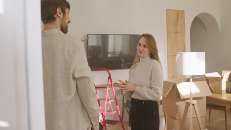 couple moving into a new house