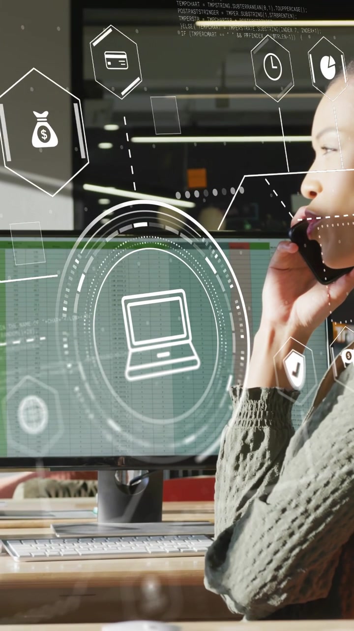 Video verticale: Analista al telefono mentre un HUD finanziario si anima su un foglio, aggiornando i dati.