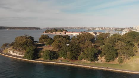 Sydney-Harbour-Bridge-Park-and-Gardens-on-a-beautiful-sunny-day,-aerial-view