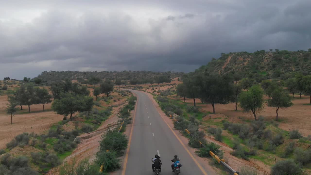 drone toma una toma aérea del aislado