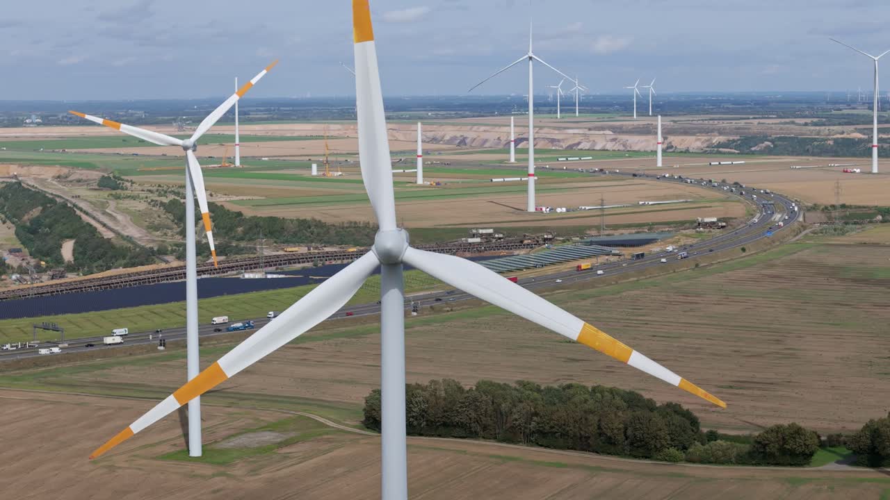 ветровые турбины, вырабатывающие электрическую энергию