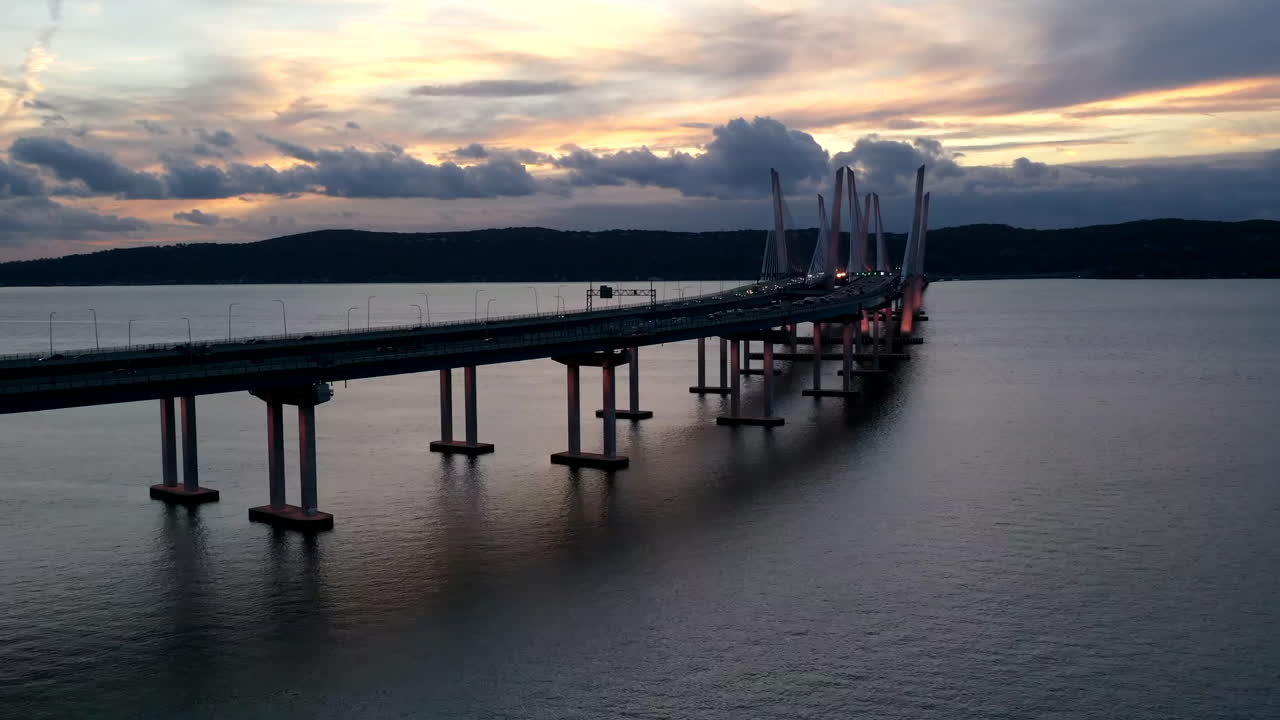 거버너 마리오 m의 공중 저속 촬영