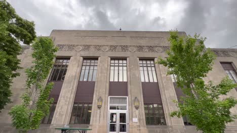 Historisches-Clay-County-Courthouse-Mitten-In-Liberty-Missouri,-Ein-Paar-Blocks-Vom-Liberty-Jail-Entfernt,-Einem-Mormonischen-Besucherzentrum