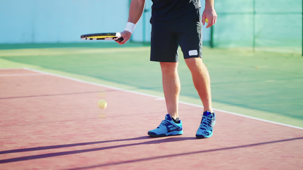 테니스를 하는 남자