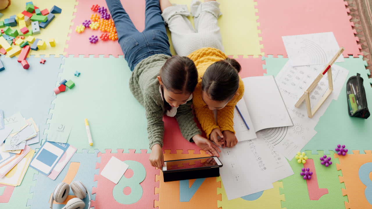 tabletas, educación y niñas en sus hogares