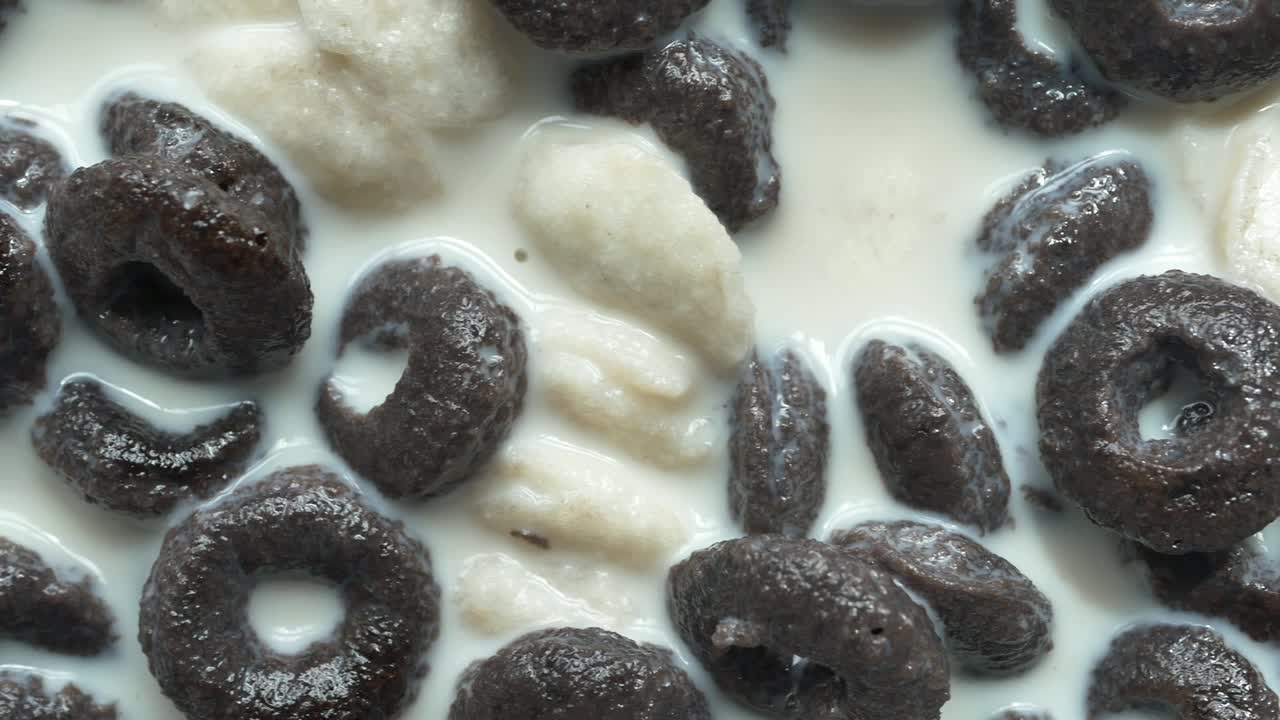 우유에 있는 초콜릿 시리얼