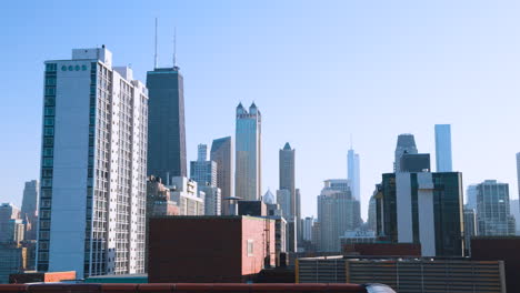 High-rise-building-of-downtown-Chicago-at-sunset