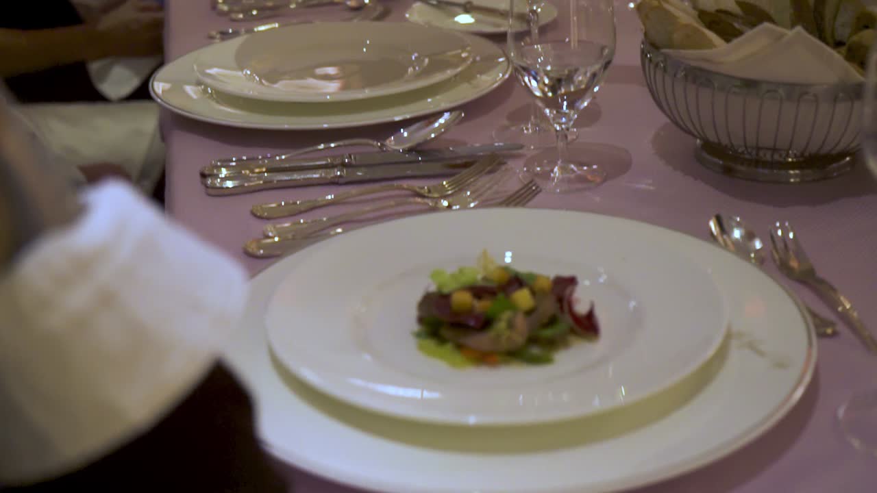 공식적인 저녁 식사 테이블 설정