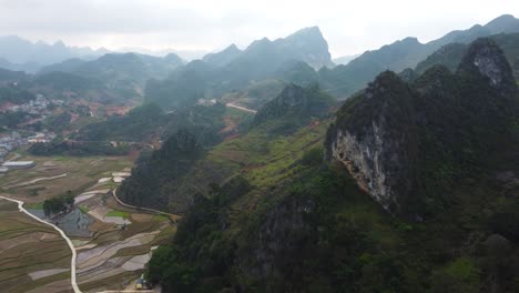 Typical-Vietnam-settlement-in-the-mountains-with-terraced-rice-fields