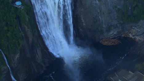 Berühmte-Touristenattraktion,-Montmorency-Falls-Wasserfall-In-Quebec,-Kanada