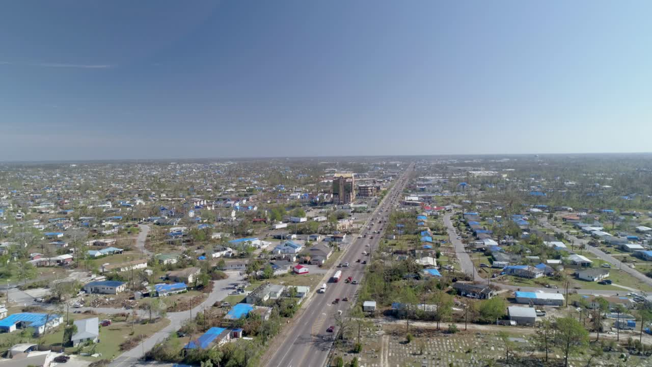 허리케인 마이클-1 이후 파나마 시티의 공중 영상