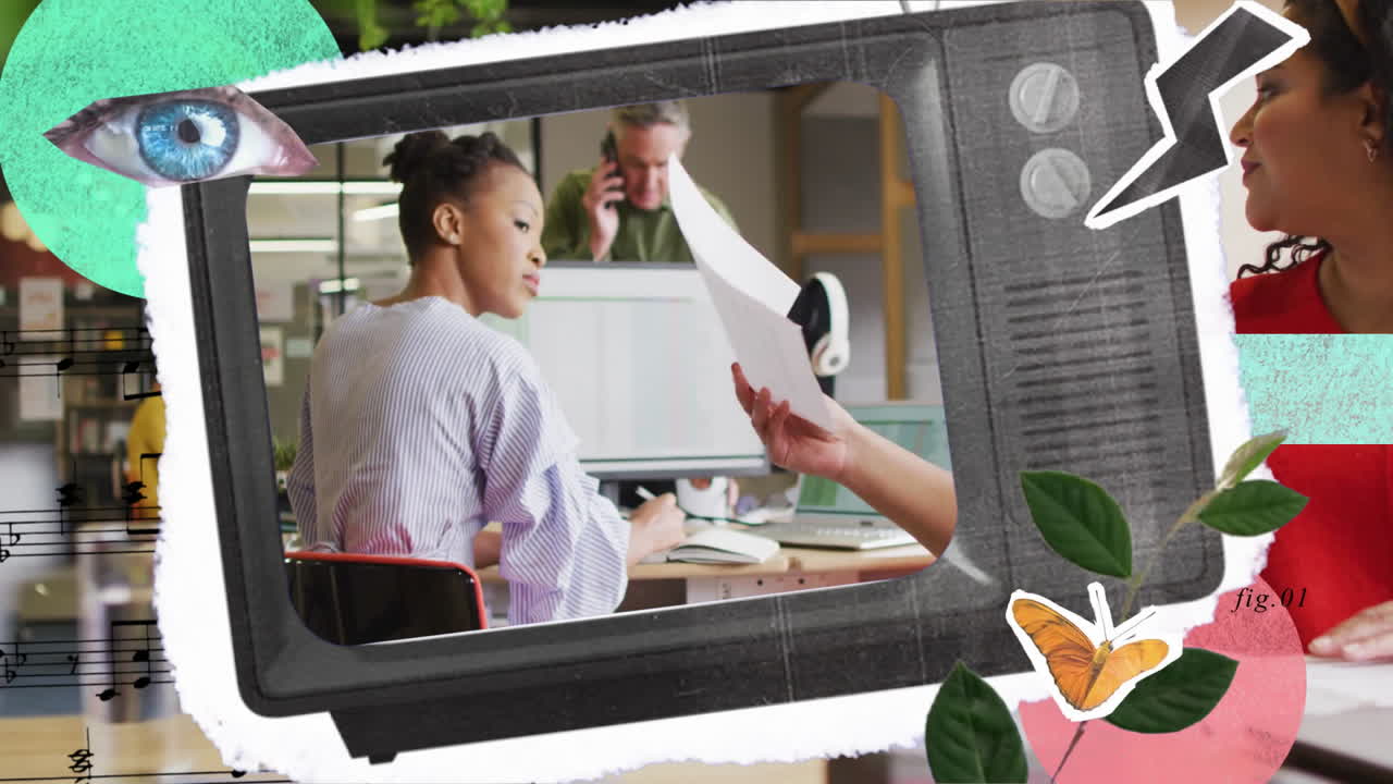 animación de marco de tv retro sobre trabajadores de oficina que colaboran en el escritorio