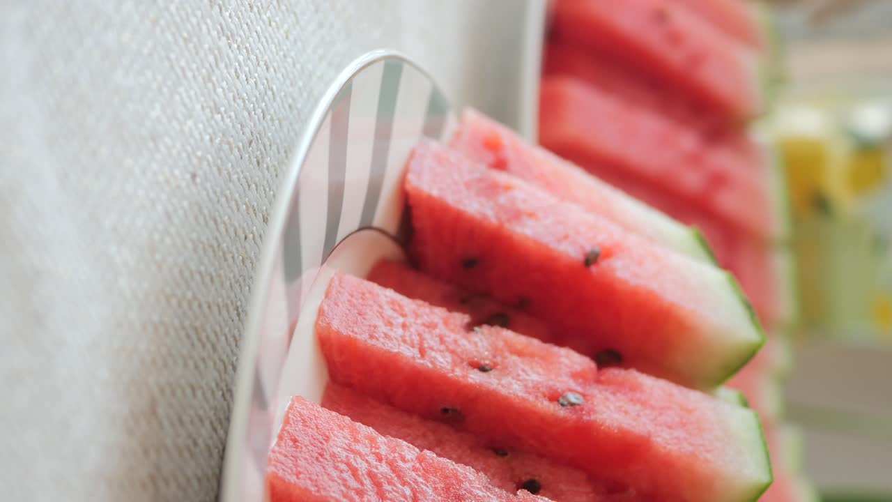 rebanadas de sandía en un plato