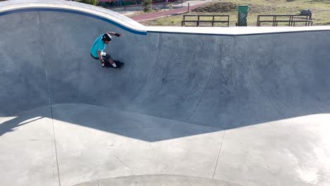 Drone-shot-of-empty-urban-skatepark-in-Estoril-vibe-city