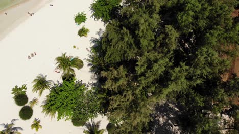 Birds-eye-view-over-the-beach-at-Ao-Chaloklum-Bay-in-Koh-Phangan,-Thailand,-with-a-Drone