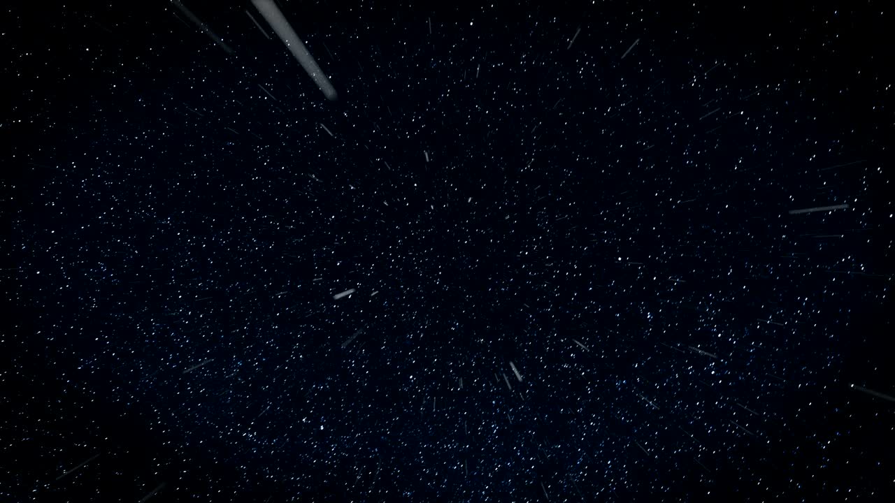 volando a través de campos estelares en el espacio oscuro.