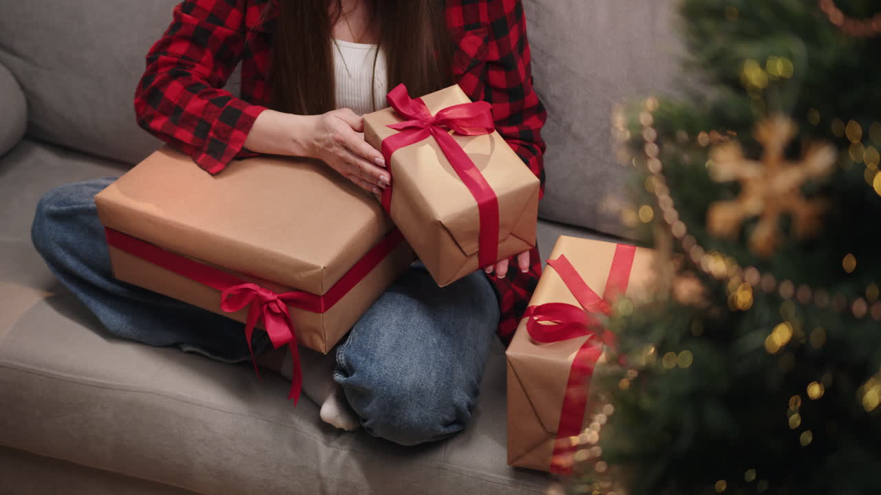 regalos de Navidad y árbol