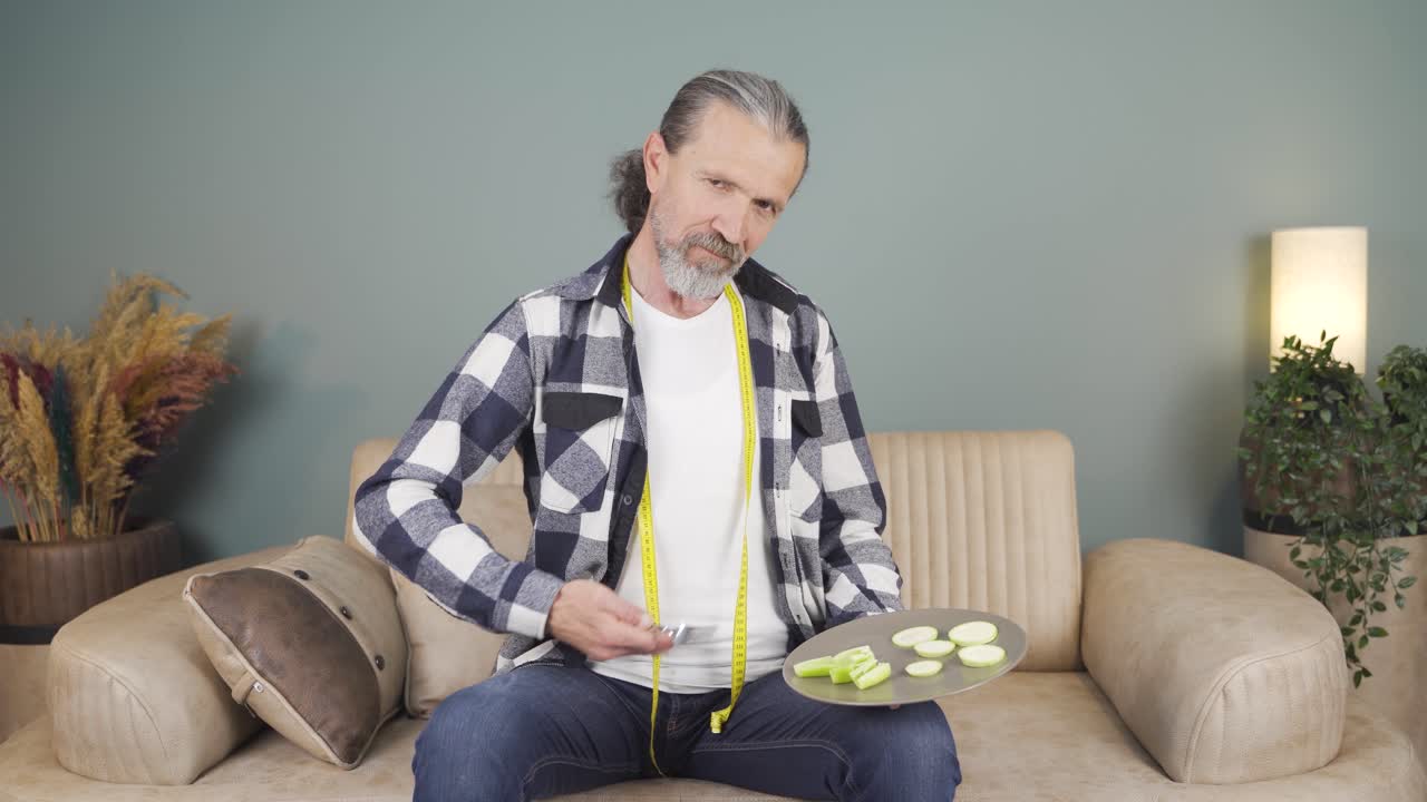 자신의 몸무게에 만족하는 사람.