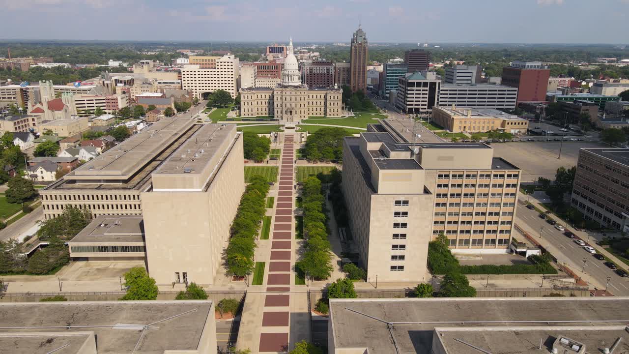 Michigan government offices and the historic Capitol building in the heart of downtown lansing