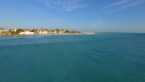 Große-Wellen-Nach-Einem-Hurrikan,-Der-An-Der-Insel-Bonaire-Vorbeizog