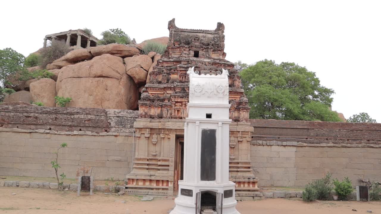 vista interior abandonada del templo malyavanta raghunatha de hampi